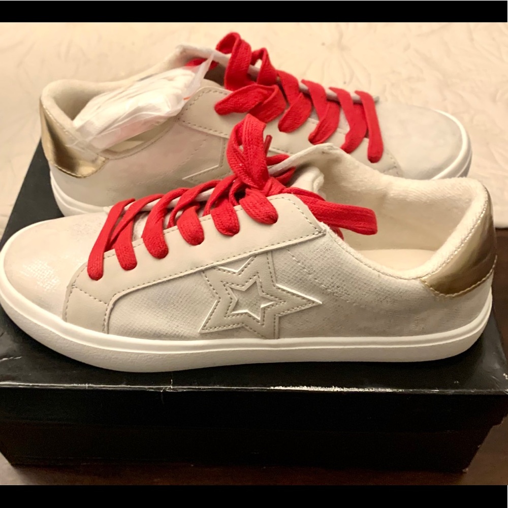 NIB, 9, R2, Phoebe Sneak, Red/white Laces